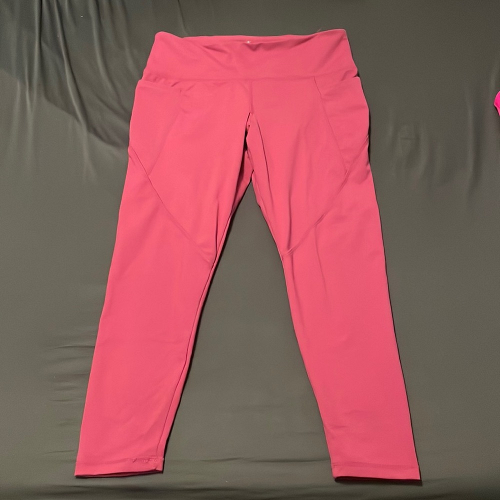 Danskin pink capri length leggings size Large